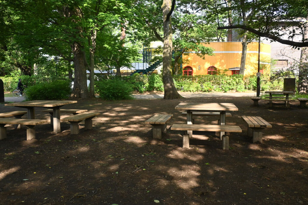 井の頭公園西園のベンチ