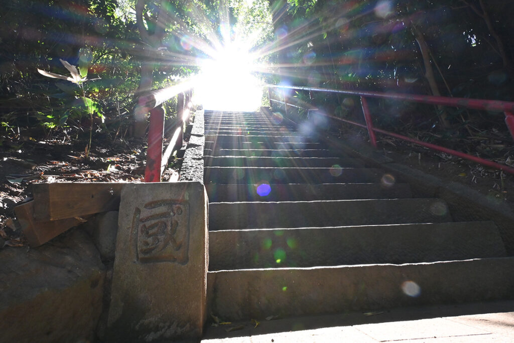 大盛寺に続く石階段