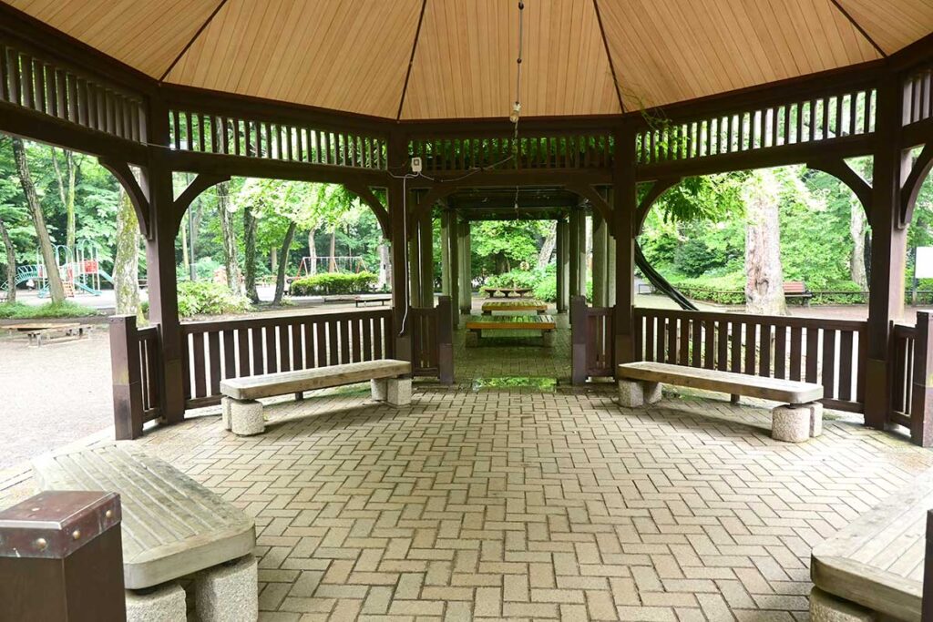 井の頭文化園の東屋