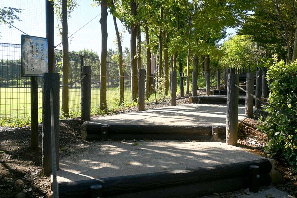 井の頭公園「野球場」の小路