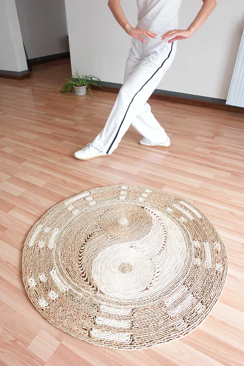 程派八卦掌の歩法走圏(そうけん、円を歩く)